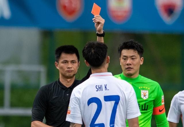 9393体育注册登录-泰山后卫连续染红 遭近4年最大比分惨败卫冕难了？